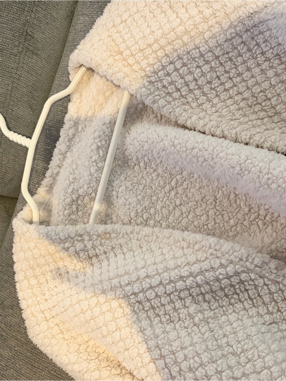 Cozy Cream Sherpa Throw Blanket - Soft Plush Home Bedding
